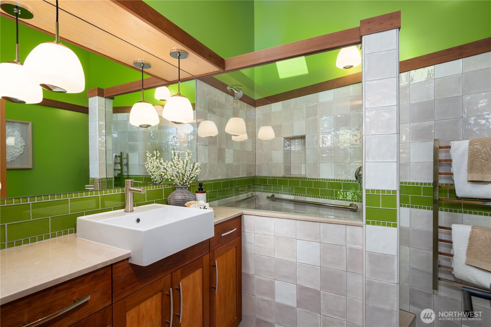 3409 Magnolia Blvd W Seattle WA 98199