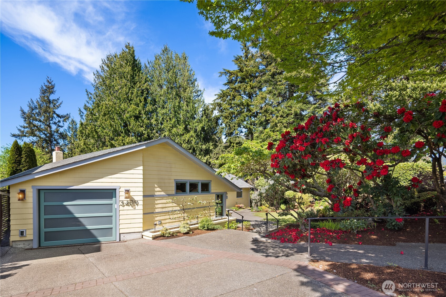 3409 Magnolia Blvd W Seattle WA 98199