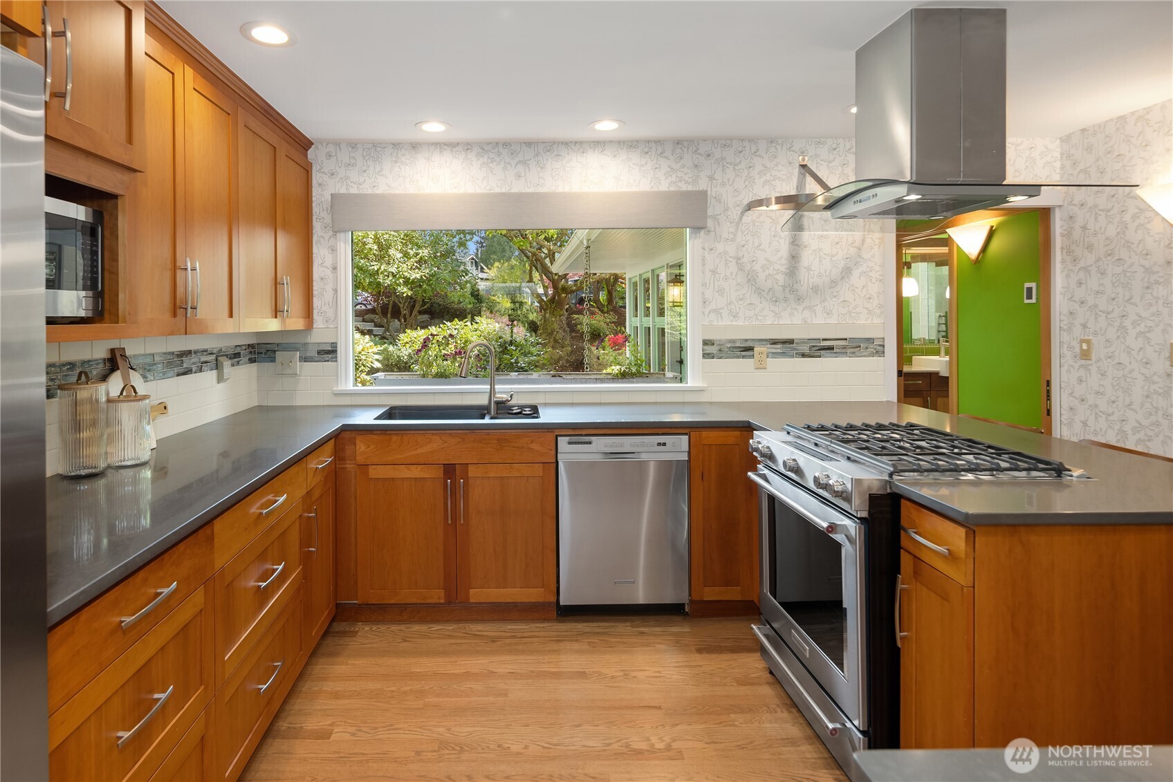 3409 Magnolia Blvd W Seattle WA 98199