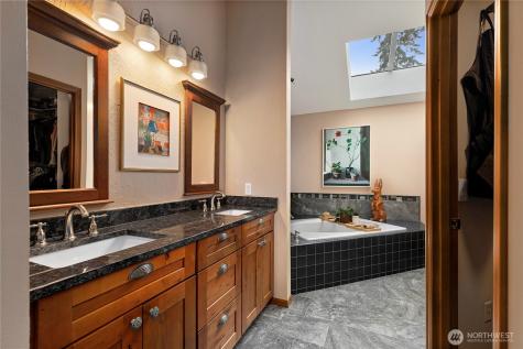 1837 E Woodhaven Lane Port Angeles WA 98362