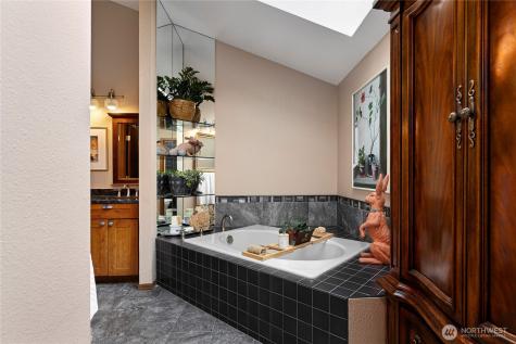 1837 E Woodhaven Lane Port Angeles WA 98362