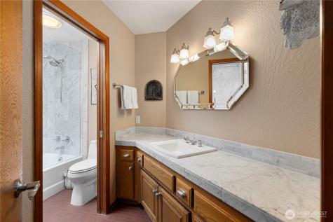 1837 E Woodhaven Lane Port Angeles WA 98362