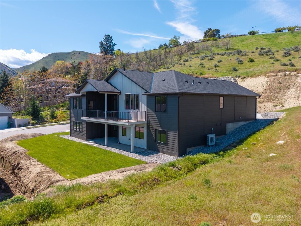982 Spring Mountain Drive Wenatchee WA 98801