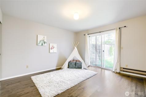 806 NW 52nd Street Seattle WA 98107