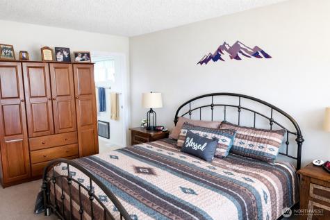 107 Westlake Road Oroville WA 98844