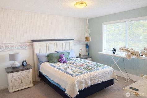 107 Westlake Road Oroville WA 98844