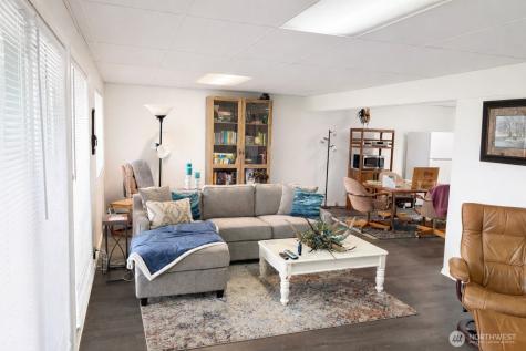 107 Westlake Road Oroville WA 98844