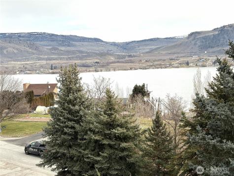 107 Westlake Road Oroville WA 98844