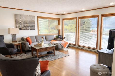 107 Westlake Road Oroville WA 98844