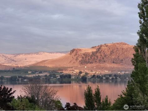 107 Westlake Road Oroville WA 98844