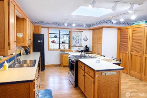 107 Westlake Road Oroville WA 98844