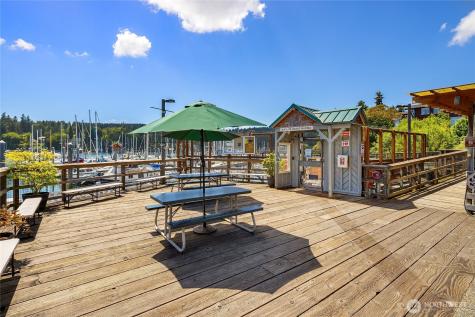 141 Parfitt Way SW Bainbridge Island WA 98110