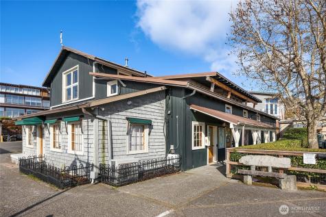 141 Parfitt Way SW Bainbridge Island WA 98110