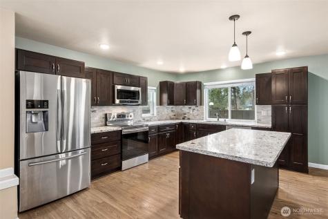 101 Murphy Lane S Rainier WA 98576