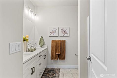 1075 Red Apple Road Wenatchee WA 98801