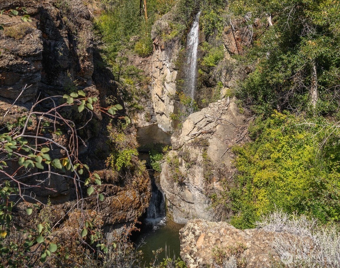 572 W Chewuch Road (Barron Blvd) Winthrop WA 98862