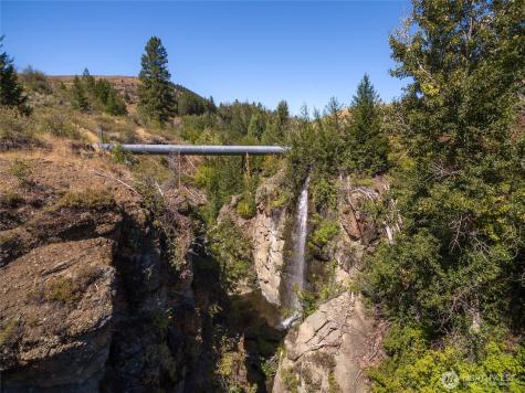 572 W Chewuch Road (Barron Blvd) Winthrop WA 98862