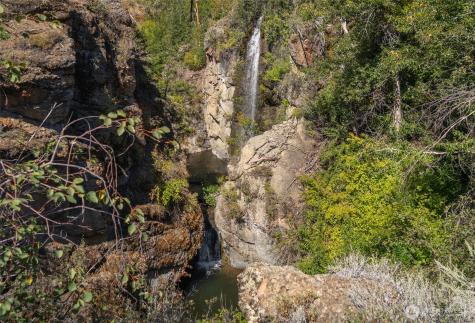 572 W Chewuch Road (Barron Blvd) Winthrop WA 98862