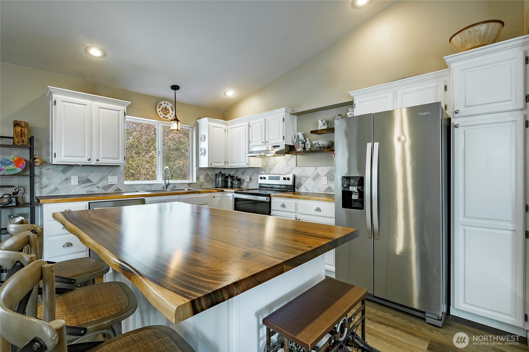 8209 Comox Road Birch Bay WA 98230