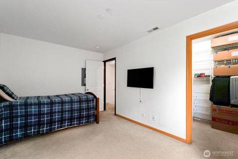 877 5th Pl NE Issaquah WA 98029