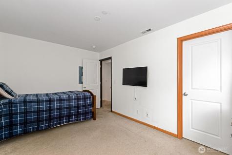877 5th Pl NE Issaquah WA 98029