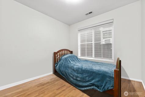 877 5th Pl NE Issaquah WA 98029