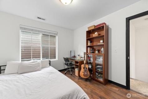 877 5th Pl NE Issaquah WA 98029