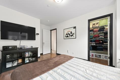 877 5th Pl NE Issaquah WA 98029