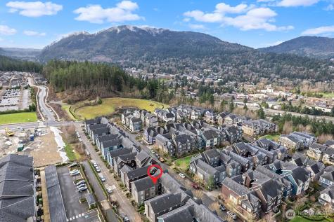 877 5th Pl NE Issaquah WA 98029