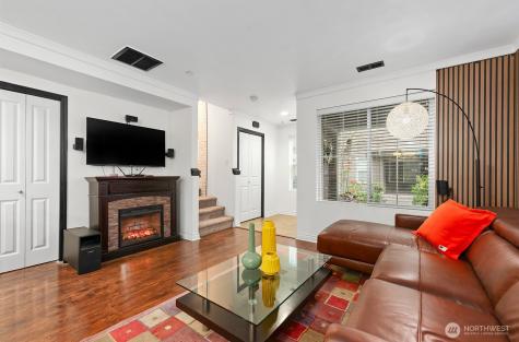 877 5th Pl NE Issaquah WA 98029