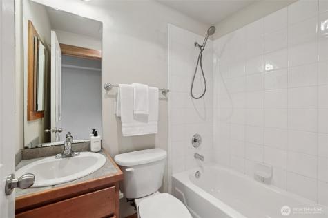 9047 17th Avenue SW Seattle WA 98106