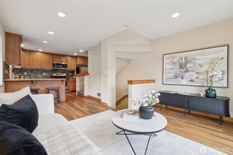 9047 17th Avenue SW Seattle WA 98106