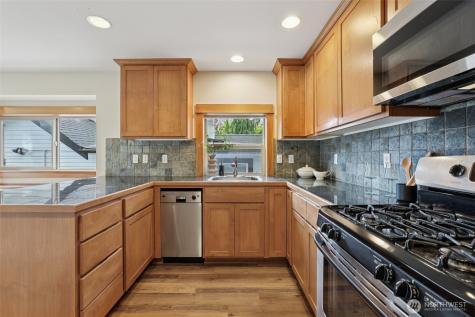 9047 17th Avenue SW Seattle WA 98106