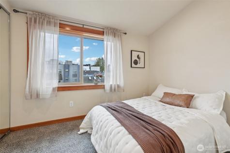 9047 17th Avenue SW Seattle WA 98106