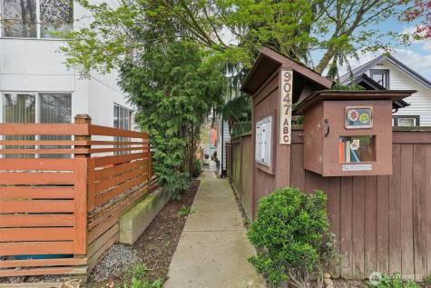 9047 17th Avenue SW Seattle WA 98106