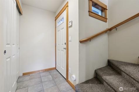 9047 17th Avenue SW Seattle WA 98106