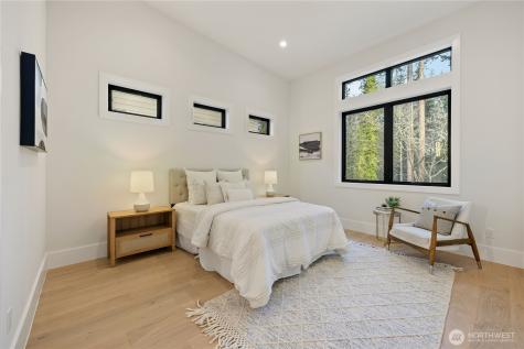 13982 Manzanita Road NE Bainbridge Island WA 98110