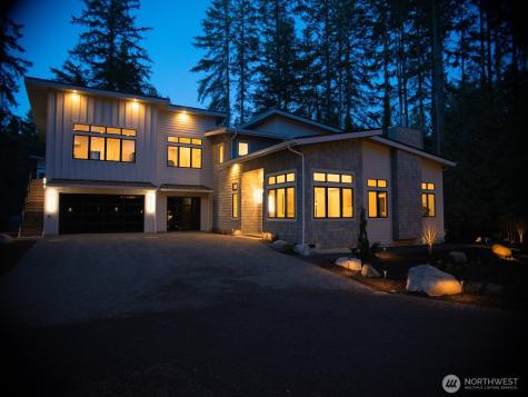 13982 Manzanita Road NE Bainbridge Island WA 98110