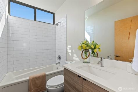 4411 Meridian Avenue N Seattle WA 98103