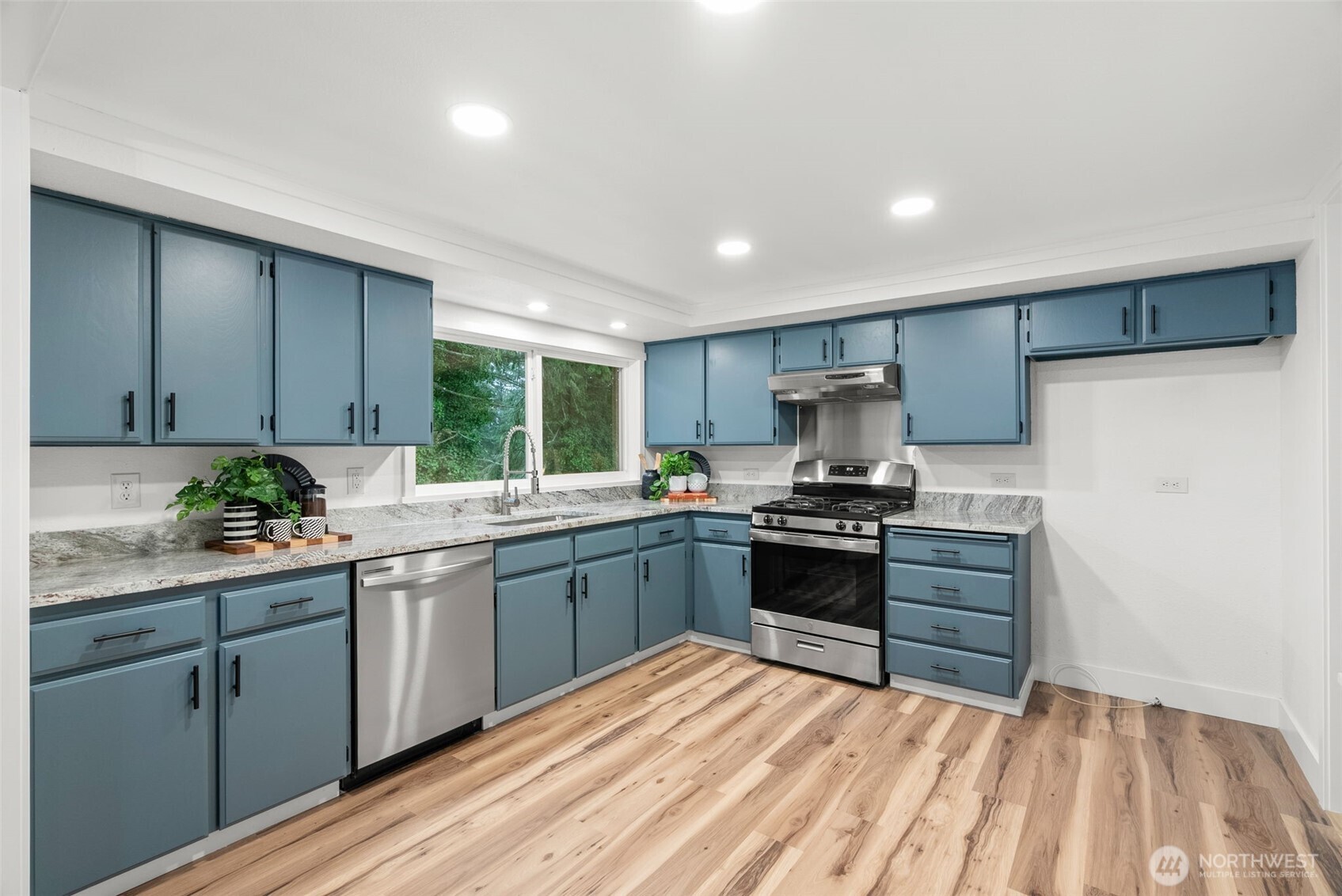 2806 NE Fernwood Court Bremerton WA 98310