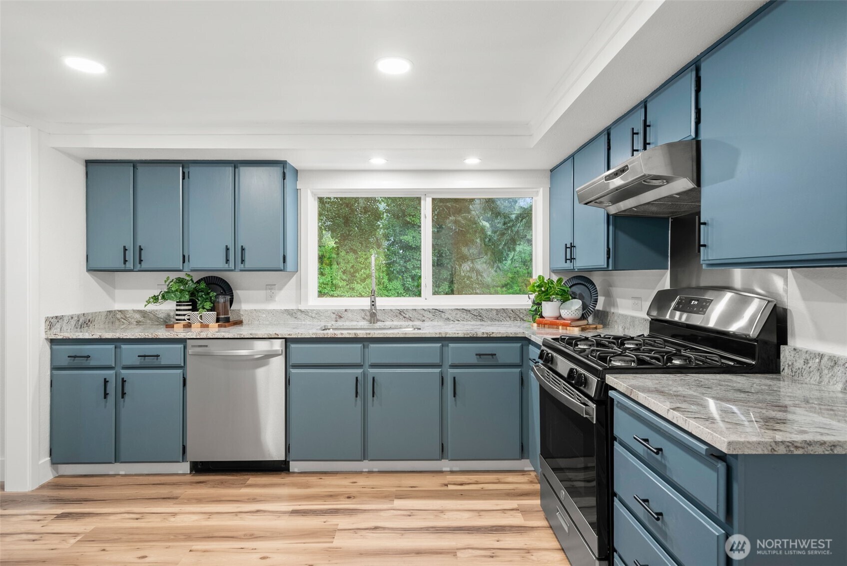 2806 NE Fernwood Court Bremerton WA 98310