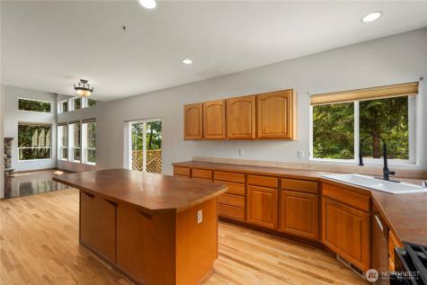 1610 NE Mount Kamela Court Poulsbo WA 98370