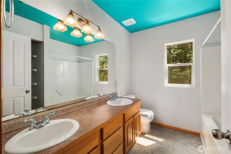1610 NE Mount Kamela Court Poulsbo WA 98370