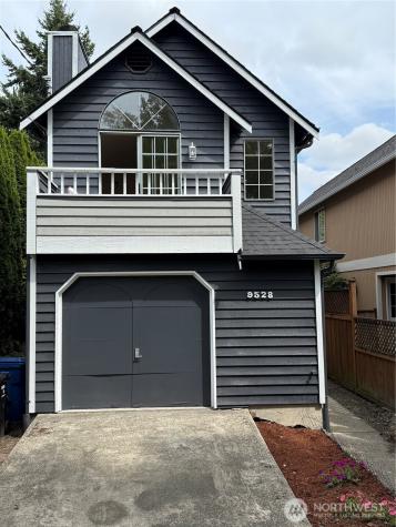 9528 Densmore Seattle WA 98103