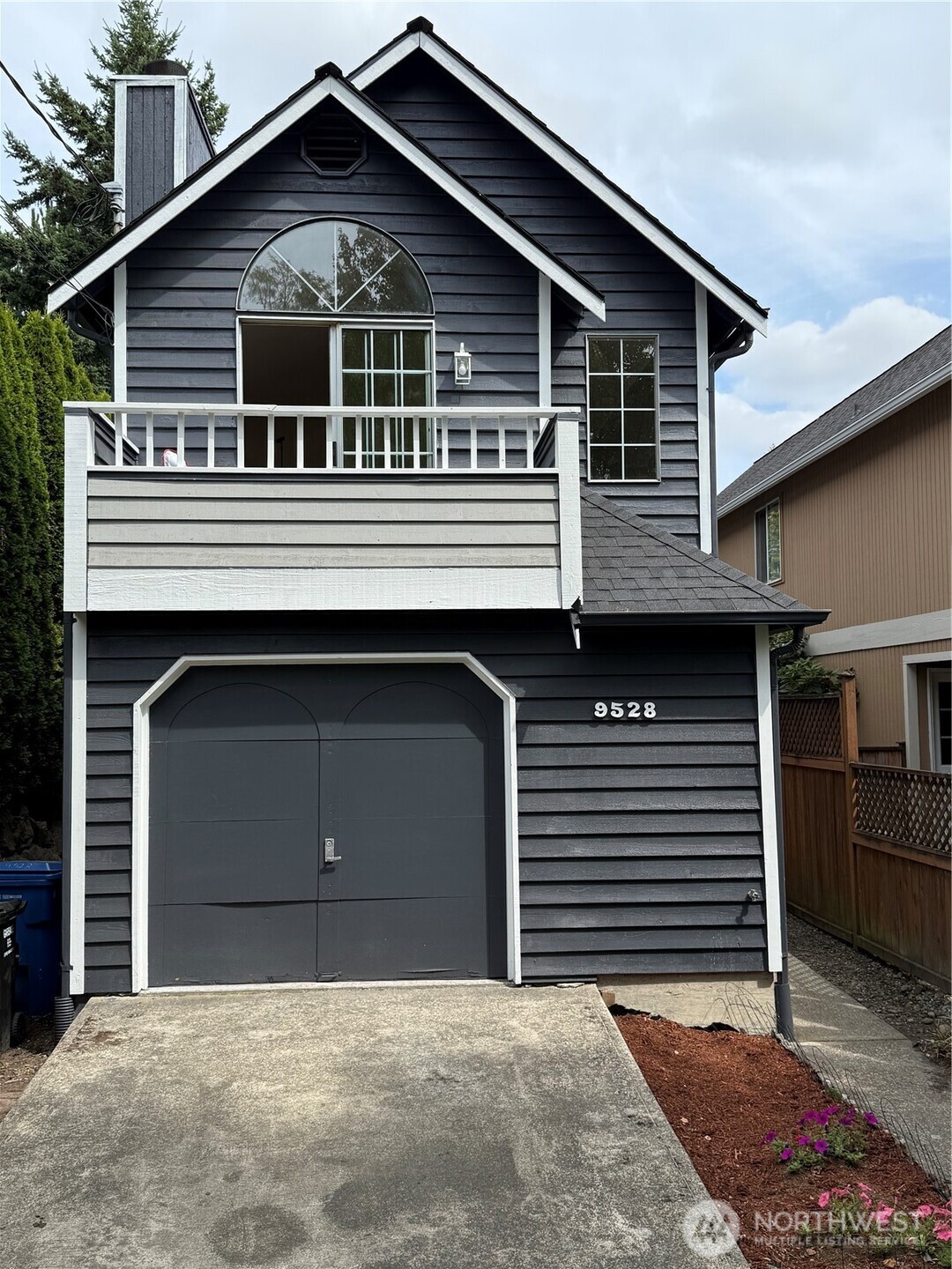 9528 Densmore Avenue N Seattle WA 98103