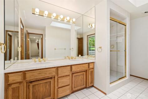 2833 140th Avenue NE Bellevue WA 98005