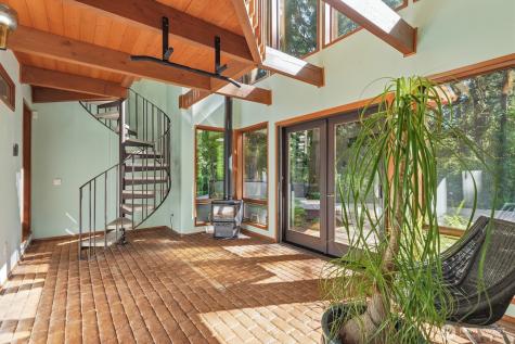 19816 233rd Avenue NE Woodinville WA 98077