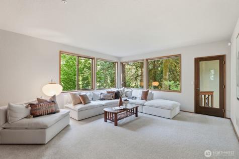 19816 233rd Avenue NE Woodinville WA 98077