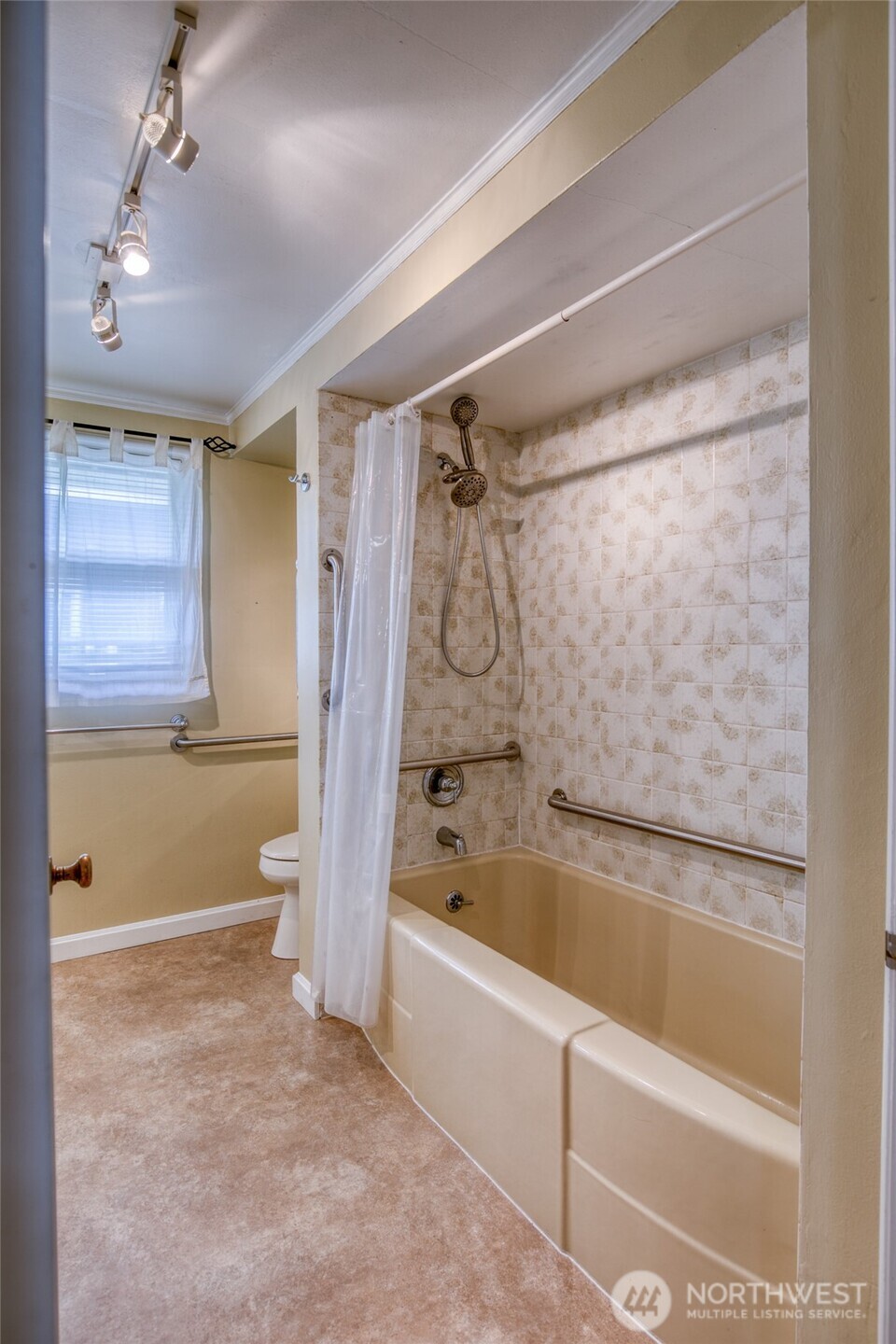 631 Chenault Avenue Hoquiam WA 98550