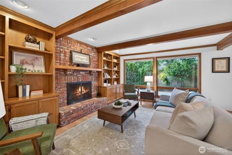 12610 NE 68th Place Kirkland WA 98033
